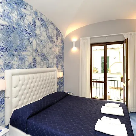 Casamalfi Centro Storico Апарт-готель 2*